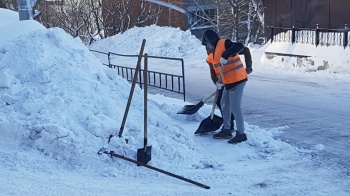 В краевом центре продолжаются работы по устранению последствий циклона 